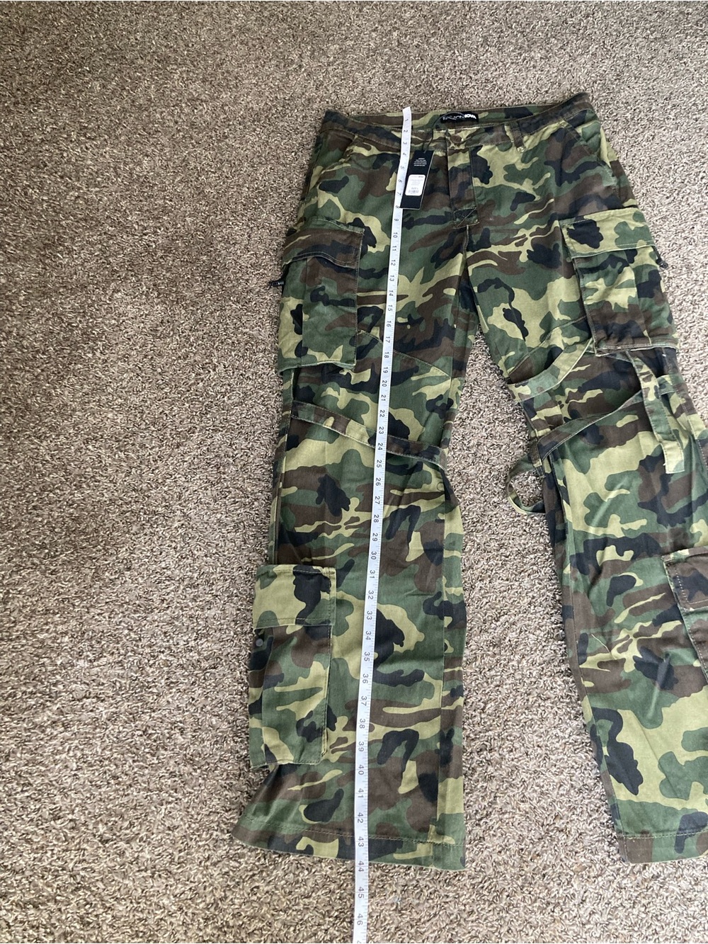 Fashion Nova Women's Green Camo Wide-Leg Cargo Pants - Picture 2 of 13